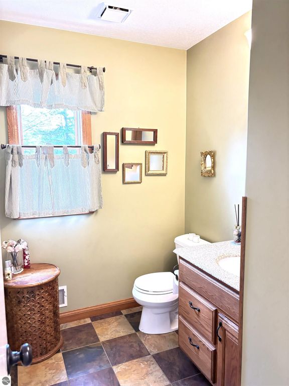 Image 15 of property listing at 512 W Grand, Mt Pleasant, MI 48858