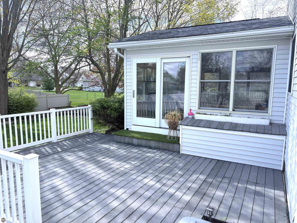 Image 4 of property listing at 512 W Grand, Mt Pleasant, MI 48858