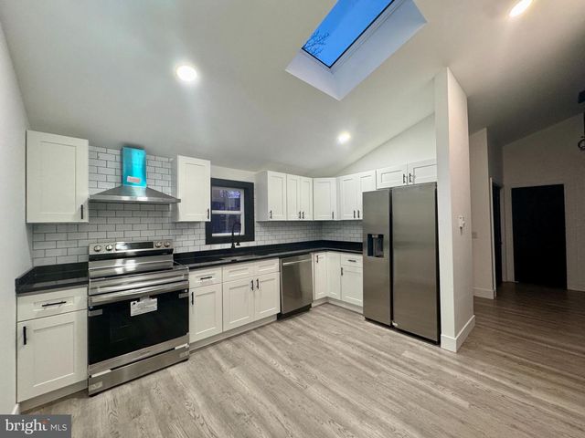 1135 SEVEN NATIONS DR, Tobyhanna, PA 18466