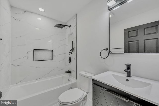 1135 SEVEN NATIONS DR, Tobyhanna, PA 18466