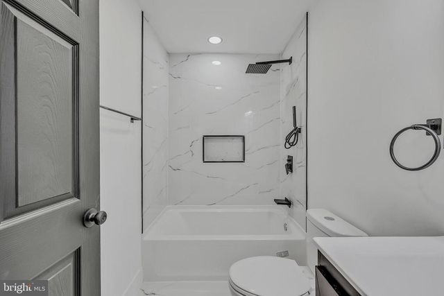 1135 SEVEN NATIONS DR, Tobyhanna, PA 18466