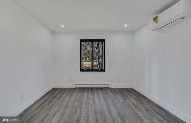 1135 SEVEN NATIONS DR, Tobyhanna, PA 18466