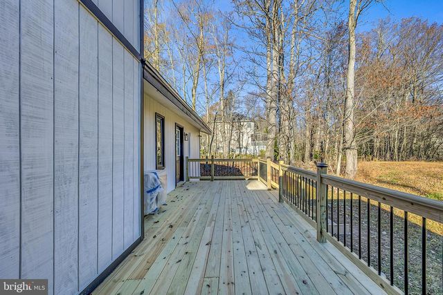 1135 SEVEN NATIONS DR, Tobyhanna, PA 18466