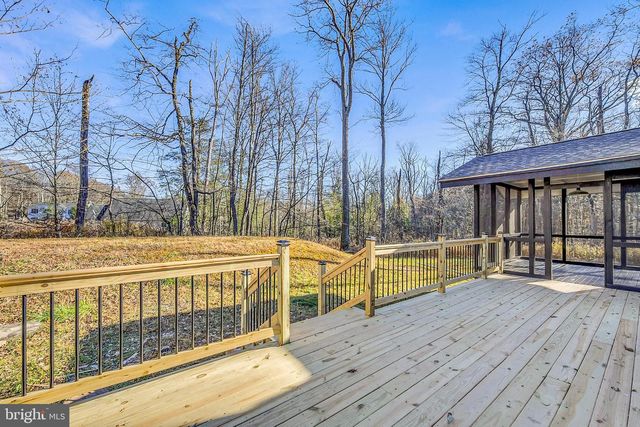 1135 SEVEN NATIONS DR, Tobyhanna, PA 18466