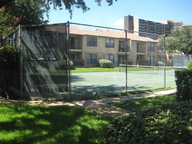 5335 BENT TREE FOREST Drive 130, Dallas, TX 75248