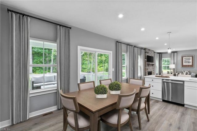 211 Leif ST, Moyock, NC 27958