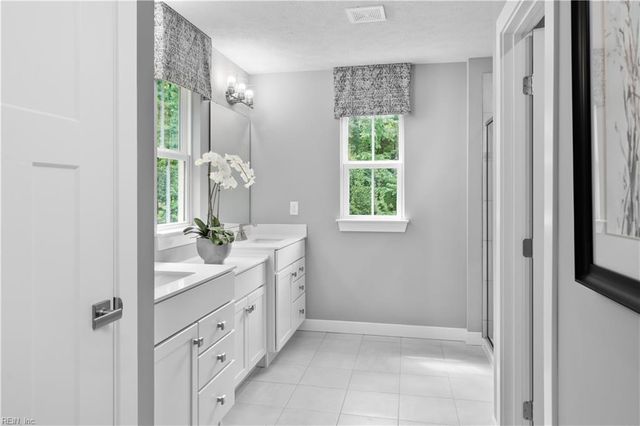 211 Leif ST, Moyock, NC 27958