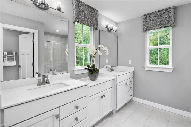 211 Leif ST, Moyock, NC 27958