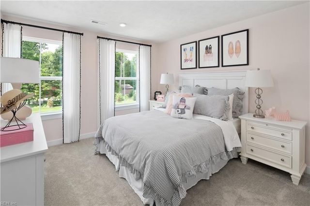 211 Leif ST, Moyock, NC 27958