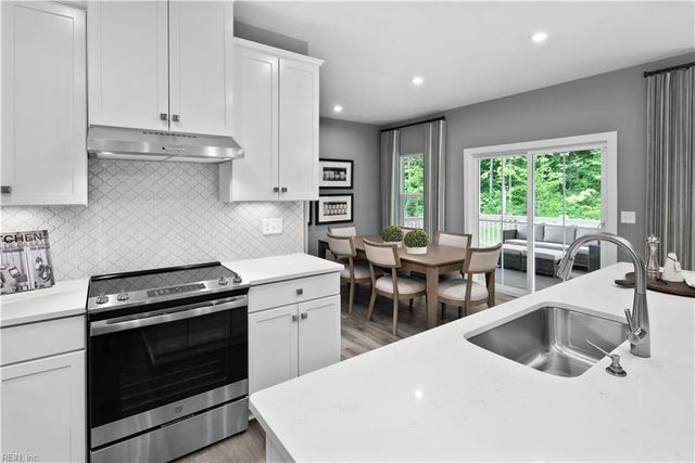 211 Leif ST, Moyock, NC 27958