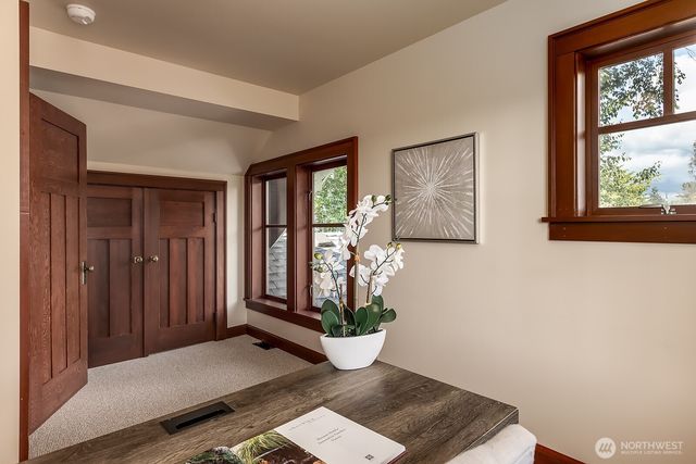 7056 26th Avenue NW, Seattle, WA 98117