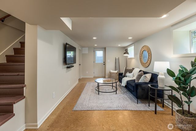 7056 26th Avenue NW, Seattle, WA 98117
