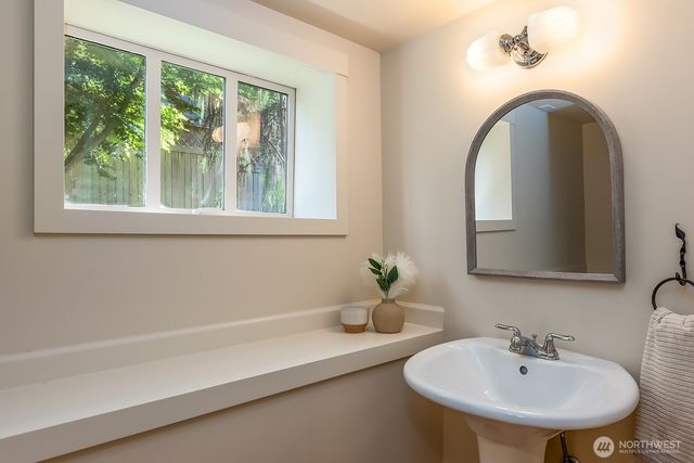 7056 26th Avenue NW, Seattle, WA 98117