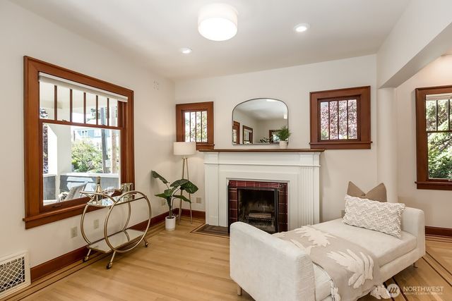 7056 26th Avenue NW, Seattle, WA 98117