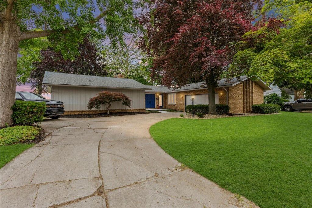 303 E Huron River Drive, Belleville, MI 48111