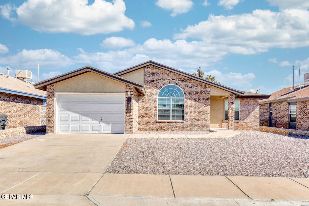 14553 Desierto Bello Avenue, Horizon City, TX 79928