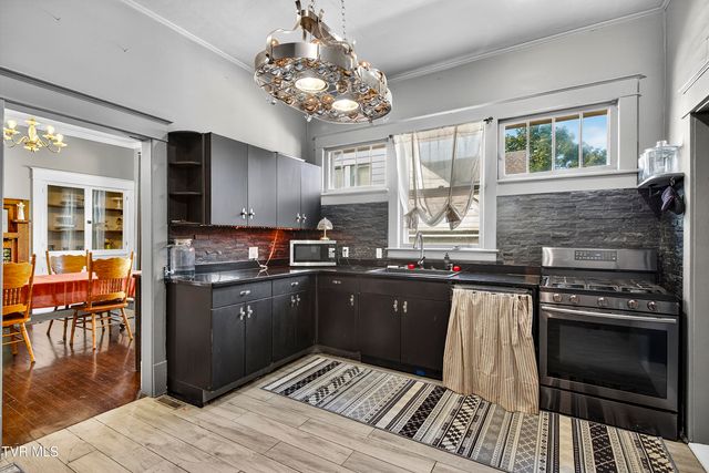 407 College Street, Marion, VA 24354