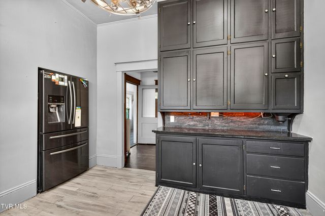 407 College Street, Marion, VA 24354