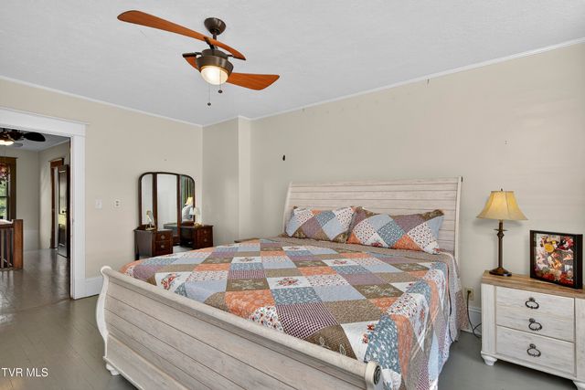 407 College Street, Marion, VA 24354