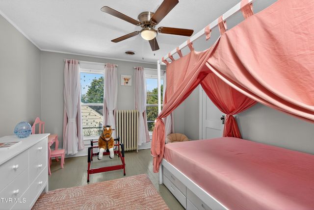 407 College Street, Marion, VA 24354