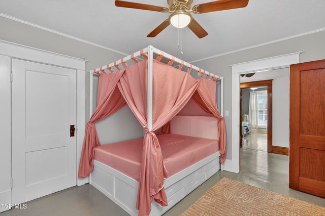 407 College Street, Marion, VA 24354