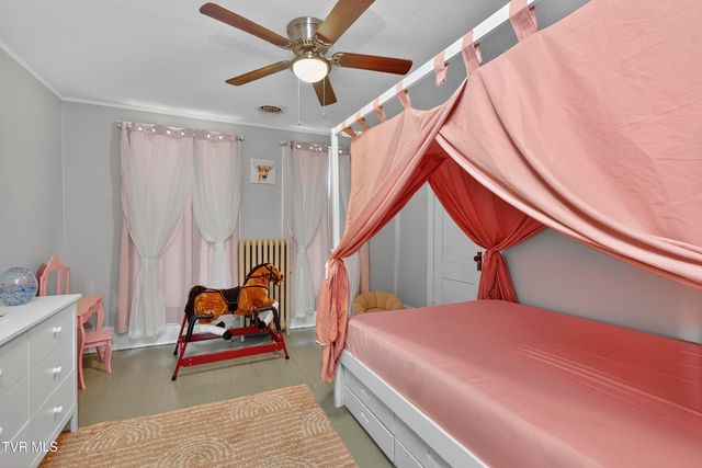 407 College Street, Marion, VA 24354