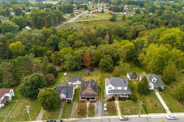 407 College Street, Marion, VA 24354