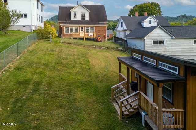 407 College Street, Marion, VA 24354