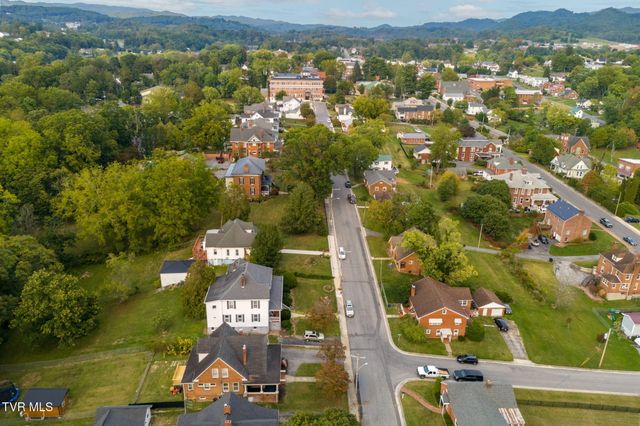 407 College Street, Marion, VA 24354