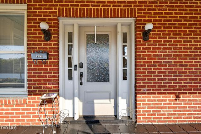 407 College Street, Marion, VA 24354