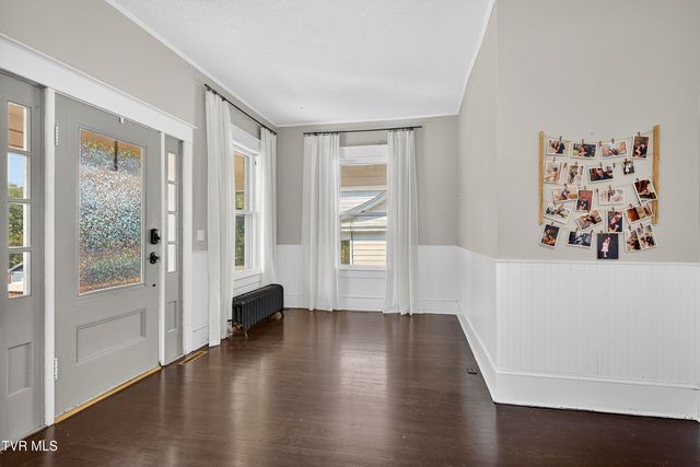 407 College Street, Marion, VA 24354