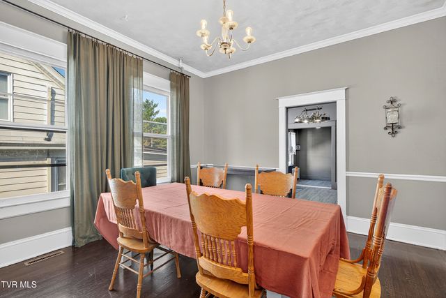 407 College Street, Marion, VA 24354