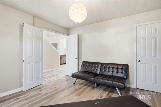 498 E W Moskee St, Meridian, ID 83646