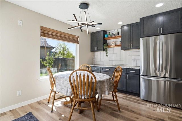 498 E W Moskee St, Meridian, ID 83646