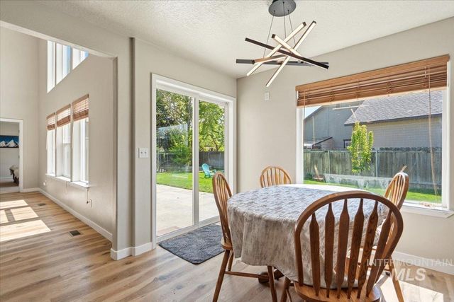 498 E W Moskee St, Meridian, ID 83646