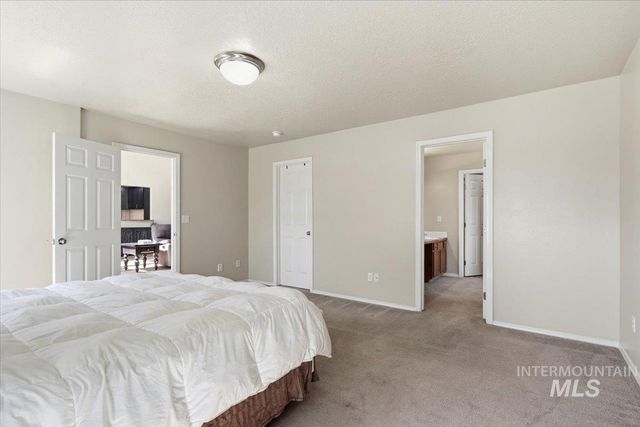 498 E W Moskee St, Meridian, ID 83646