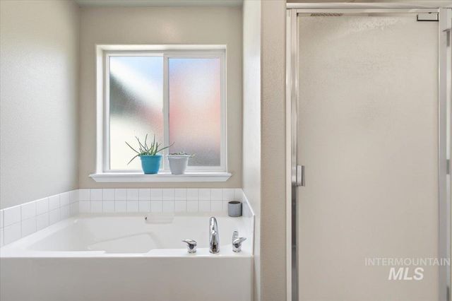 498 E W Moskee St, Meridian, ID 83646