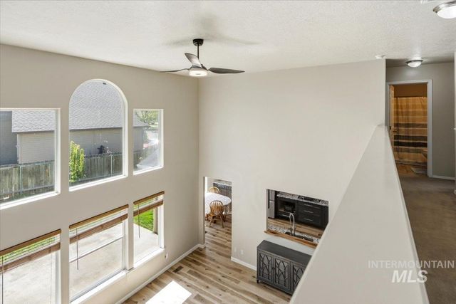 498 E W Moskee St, Meridian, ID 83646