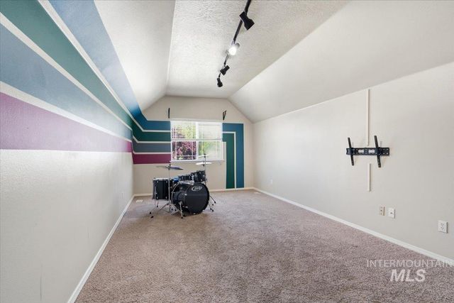 498 E W Moskee St, Meridian, ID 83646