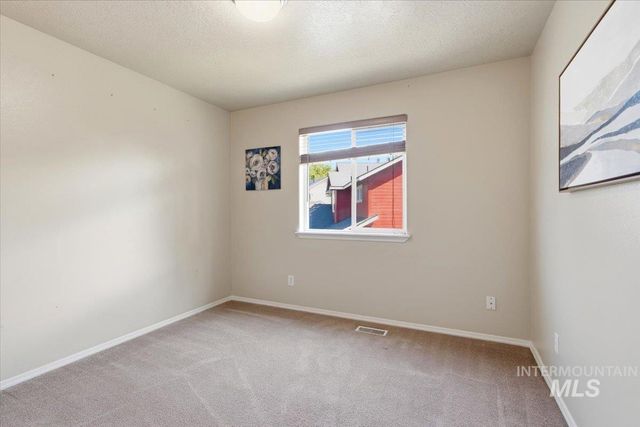 498 E W Moskee St, Meridian, ID 83646