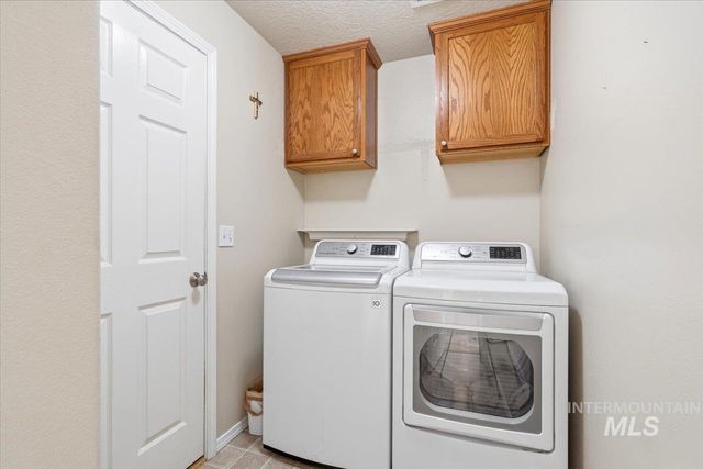 498 E W Moskee St, Meridian, ID 83646
