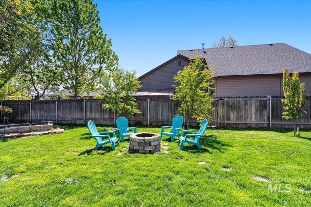 498 E W Moskee St, Meridian, ID 83646