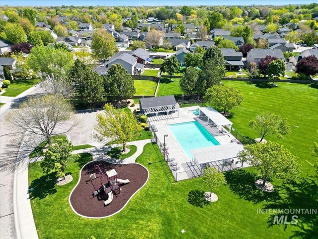 498 E W Moskee St, Meridian, ID 83646