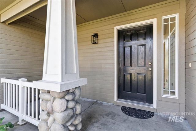 498 E W Moskee St, Meridian, ID 83646