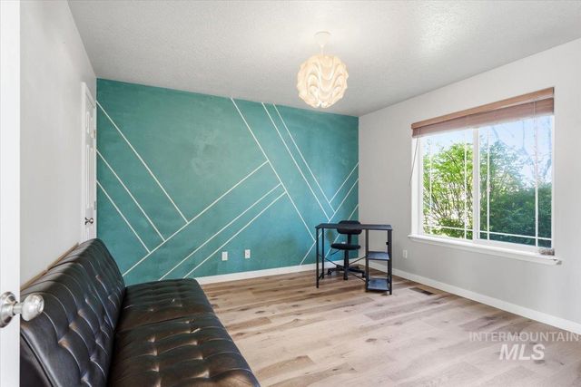 498 E W Moskee St, Meridian, ID 83646