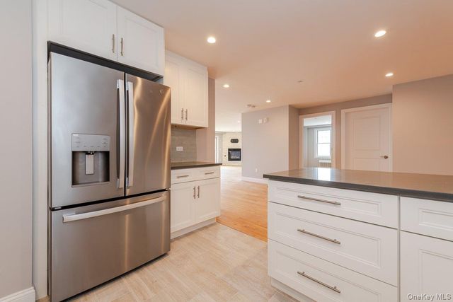 661 W Broadway 401, Long Beach, NY 11561