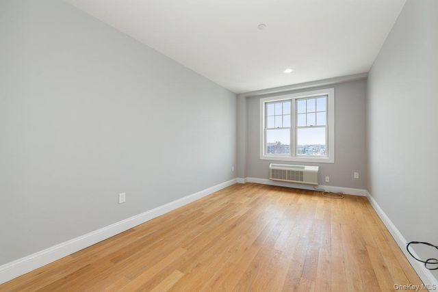 661 W Broadway 401, Long Beach, NY 11561