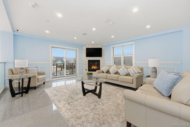 661 W Broadway 401, Long Beach, NY 11561