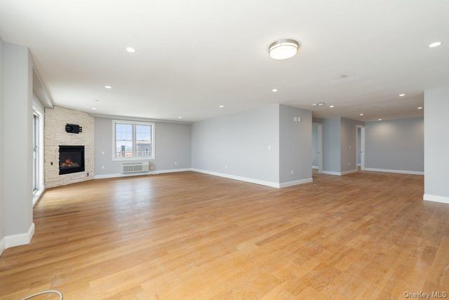 661 W Broadway 401, Long Beach, NY 11561