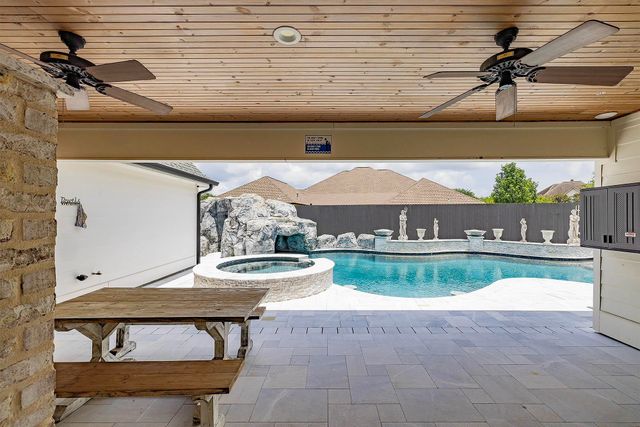 174 Bayou Lafourche Drive, Thibodaux, LA 70301